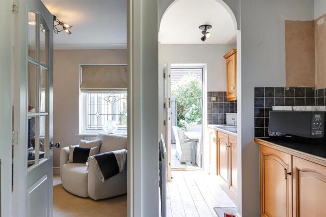 4 bed Detached for sale Image 11