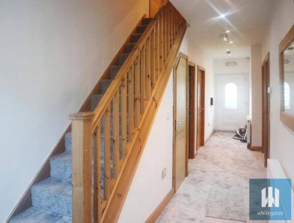 8 bed Semi-Detached to rent Image 9