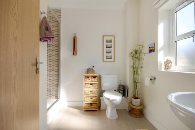 bedroom 2 ensuite