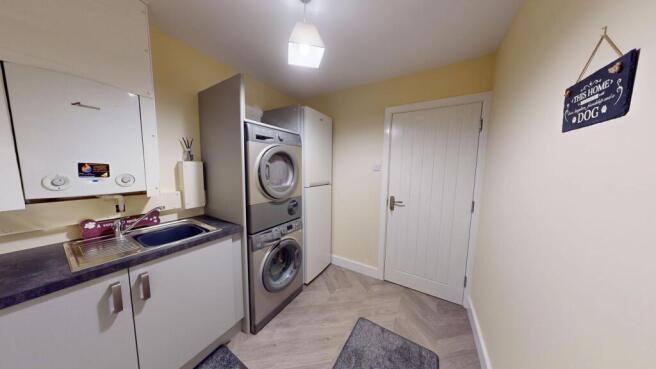 4 bed Detached for sale Image 6