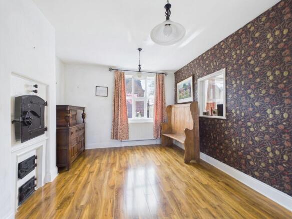 3 bed Semi-Detached for sale Image 8
