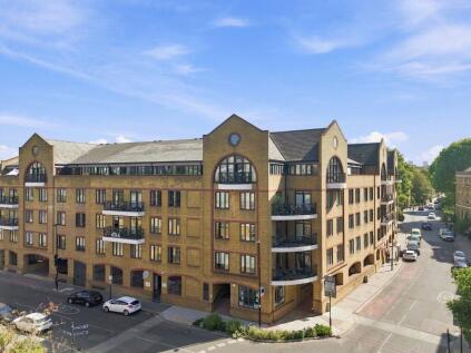 Hermitage Court, Wapping, E1W