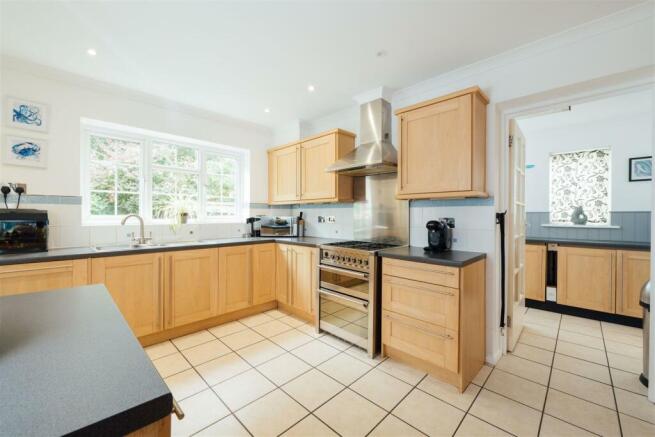 23 Queen Elizabeth Close, Shefford-08.jpg