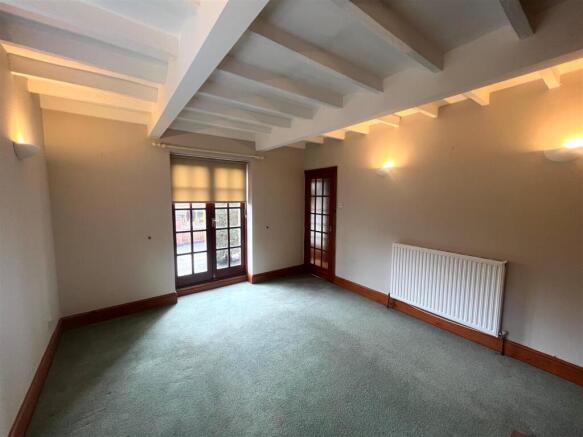 Living room photo 1.jpg