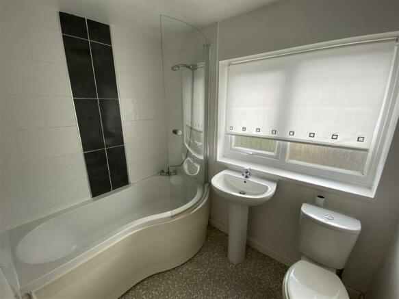 FAMILY BATHROOM