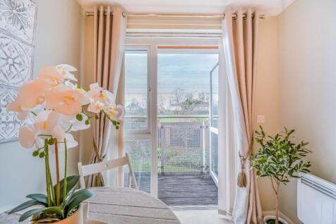 Western Avenue, Newbury, Berkshire, RG14