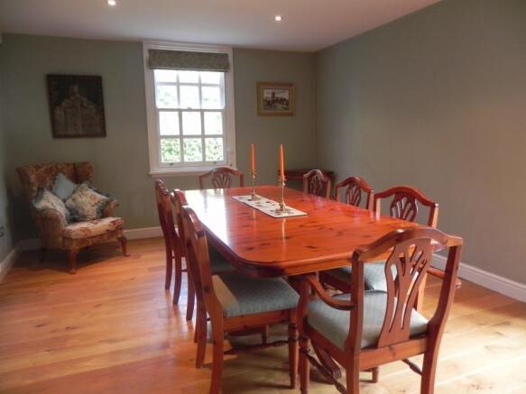 https://s3-eu-west-1.amazonaws.com/propertylab/allanmorris/property-images/standard/3742_Messuage House - Dining Room.JPG