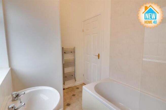 FAMILY BATHROOM: