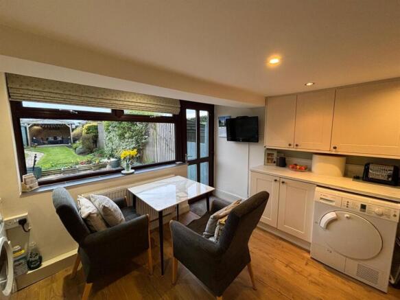 2 bed House for sale Image 7