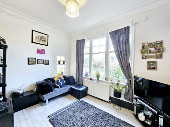 2 bed Flat for sale Image 7