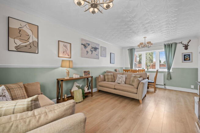 3 bed Semi-Detached for sale Image 9