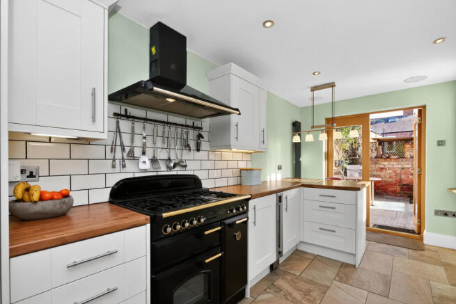 4 bed Terraced for sale Image 8