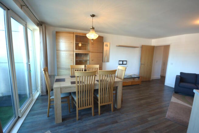 Living/dining/kitchen area