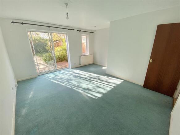 LIVING/DINING ROOM