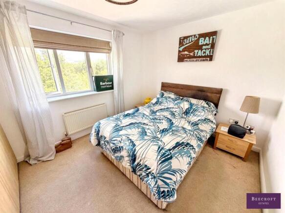 4 bed Detached for sale Image 7