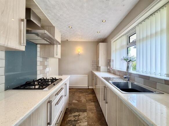 2 bed Semi-Detached Bungalow for sale Image 5