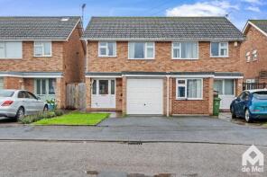 30, Springbank Grove, Cheltenham GL51 0PQ