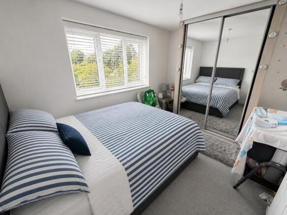 3 bed Semi-Detached for sale Image 8