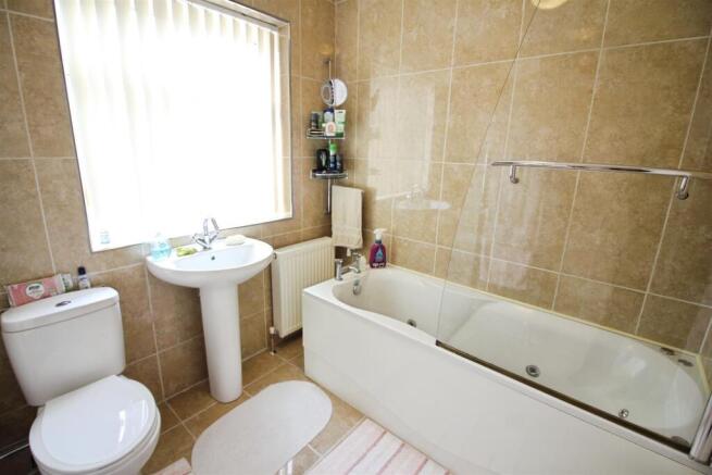 3 bed Detached Bungalow for sale Image 9