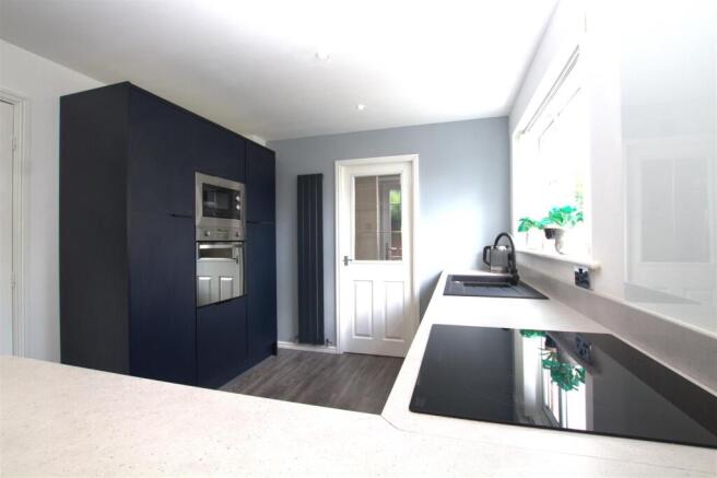 KITCHEN 2.jpg