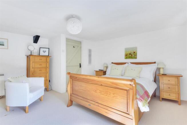 Bedroom 4.jpg