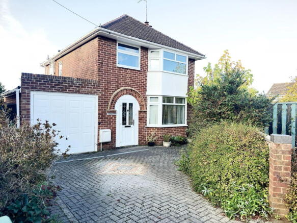 3-bed detached on Elm Close, Prestbury, Cheltenham, GL52 3ED, £450,000