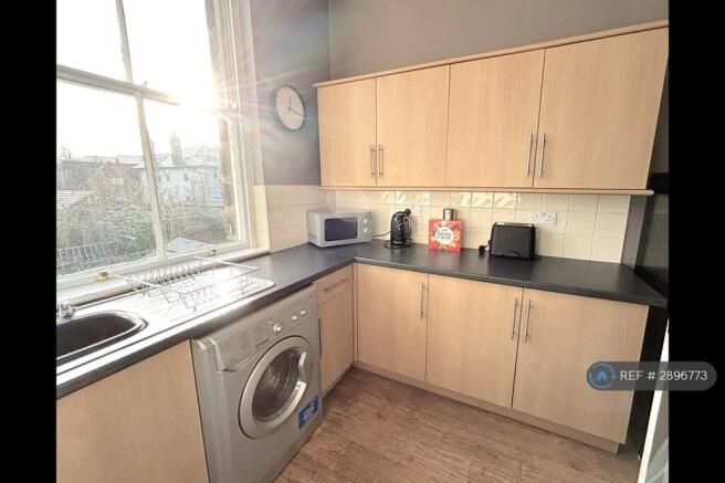 2 bed Flat to rent Image 4