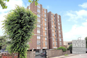 Flat 7c, Valebrook, Park Avenue, Ilford IG1 4RT