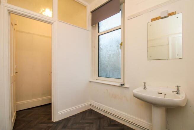 4 bed Detached for sale Image 6