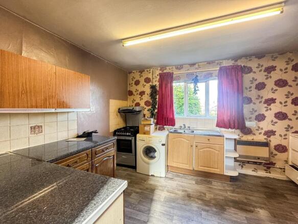 2 bed Semi-Detached for sale Image 5