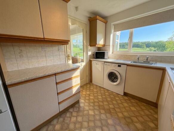 6 bed Detached for sale Image 9