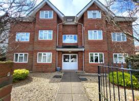 Flat 7, 6 Chester House, Portchester Place, Bournemouth BH8 8JS