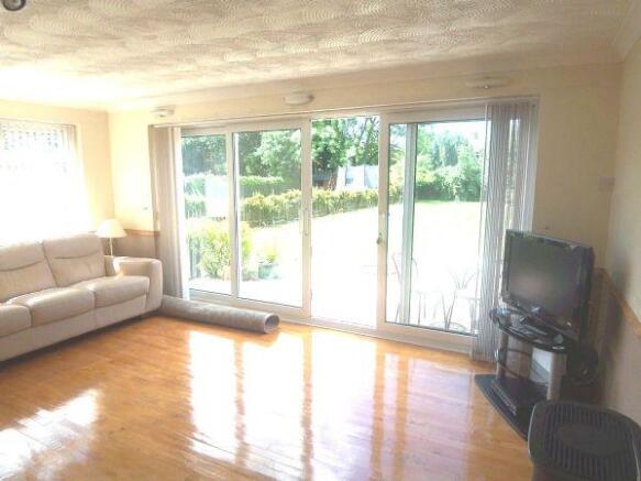 GARDEN/FAMILY ROOM