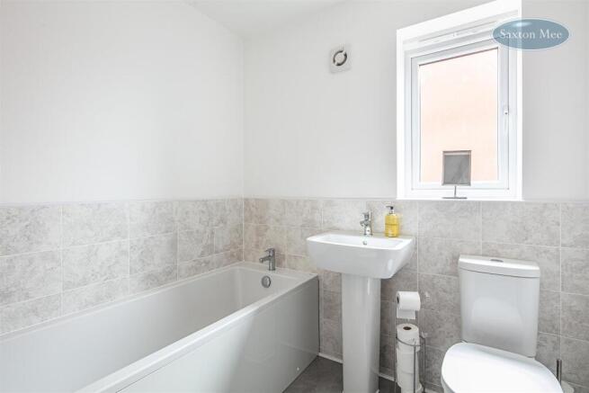 4 bed Detached for sale Image 11
