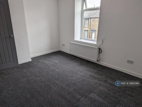 2 bed Terraced to rent Image 4