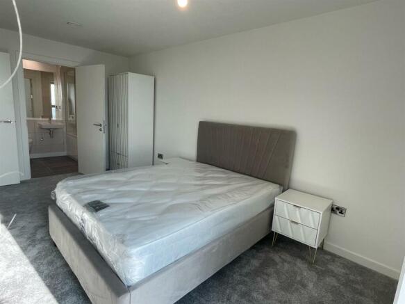 Bedroom 1.jpg