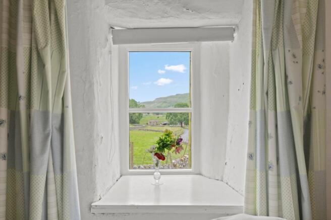2 bed Semi-Detached for sale Image 7