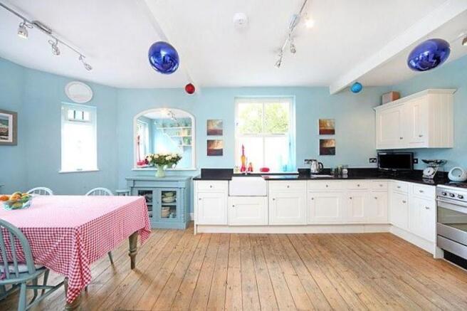 Kitchen (Main)