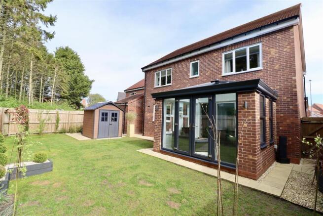 4 bed Detached for sale Image 8