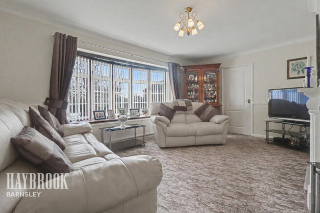 4 bed Detached Bungalow for sale Image 7