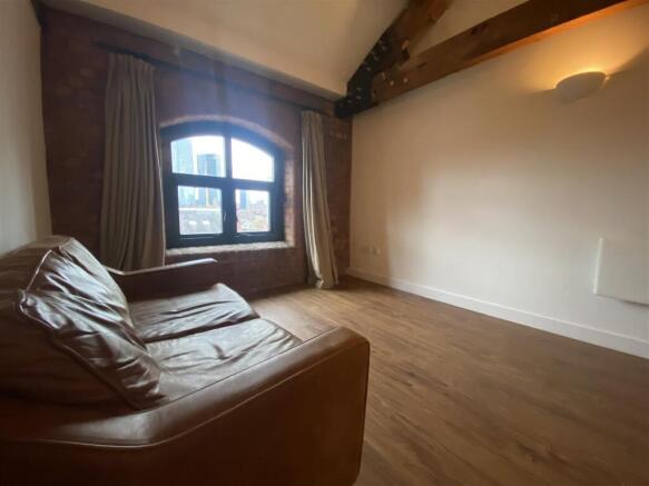 Livingroom (3).jpeg