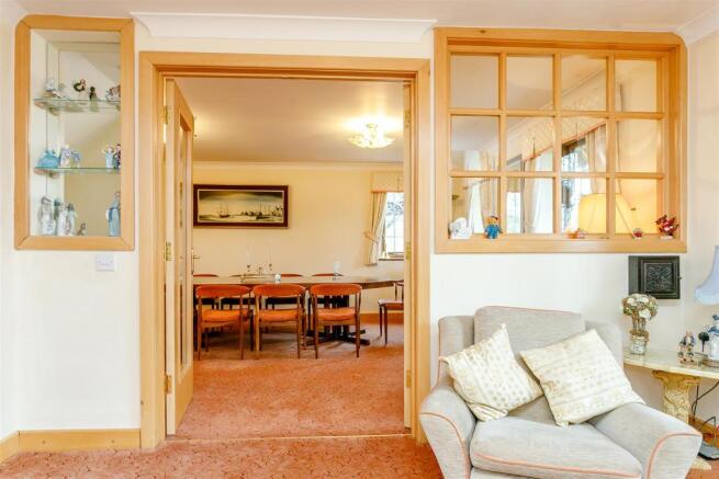 8334624-interior07.jpg