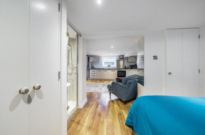 1 bed Flat for sale Image 9