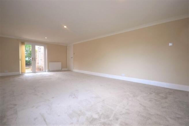 Lounge image 2