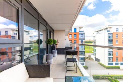 Kingman Way, Newbury, Berkshire, RG14