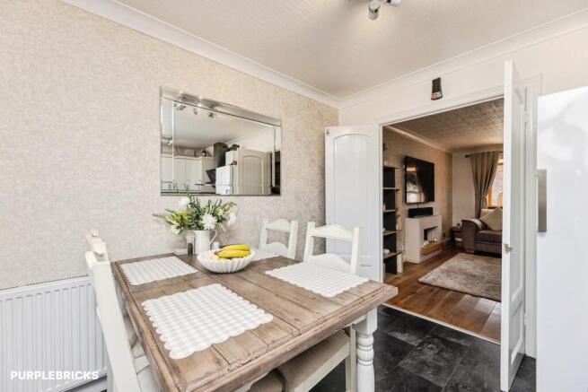 3 bed Semi-Detached for sale Image 12