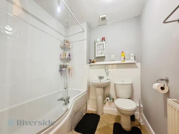 2 bed Apartment for sale Image 8