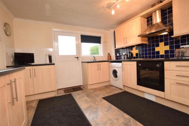 Kitchen 1.JPG