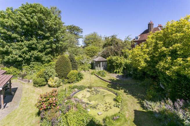 DELIGHTFUL GARDEN