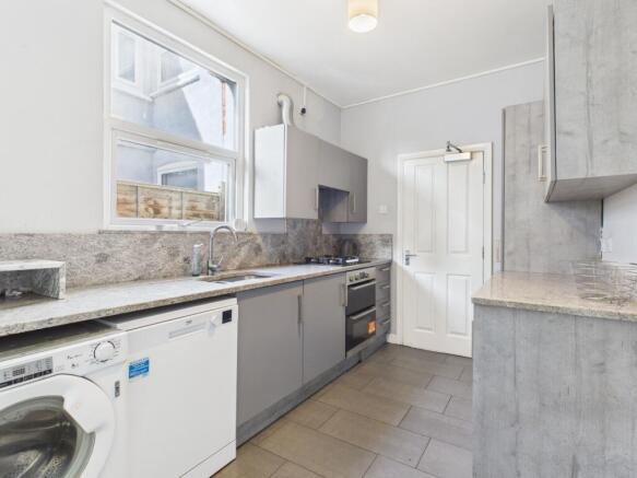 CAM04922G0-PR0107-STILL006